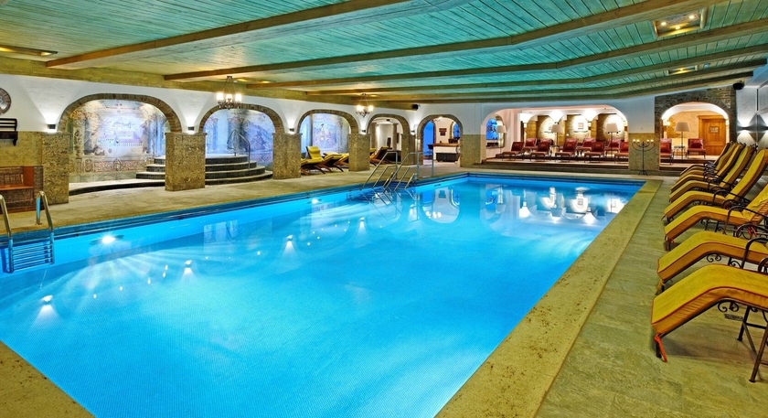Imagen de la piscina del Hotel Klosterbraeu. Foto 15