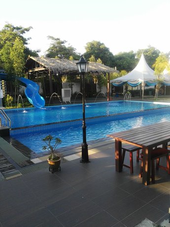 Imagen de la habitación del Hotel Kluang Container Swimming Pool Hotel. Foto 5