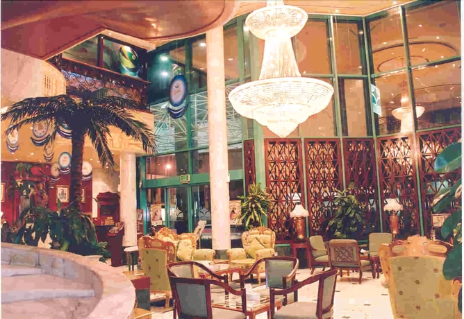 Imagen del bar/restaurante del Hotel Knight Armour. Foto 11