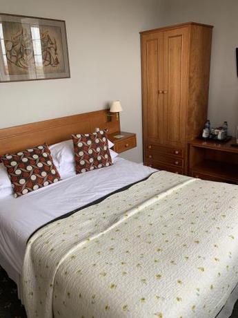 Imagen de la habitación del Hotel Knights Court. Foto 10