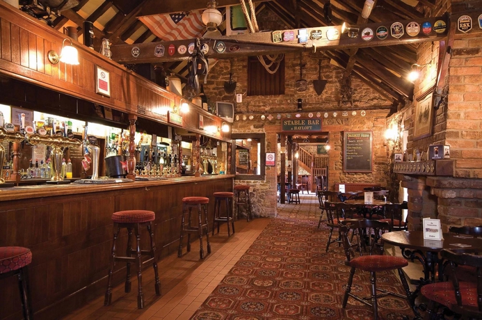 Imagen del bar/restaurante del Hotel Knights Hill and Spa. Foto 6
