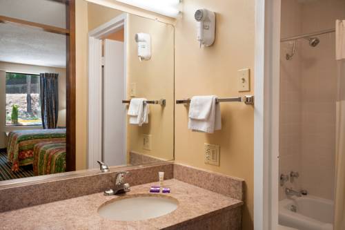 Imagen de la habitación del Hotel Knights Inn Aiken. Foto 6