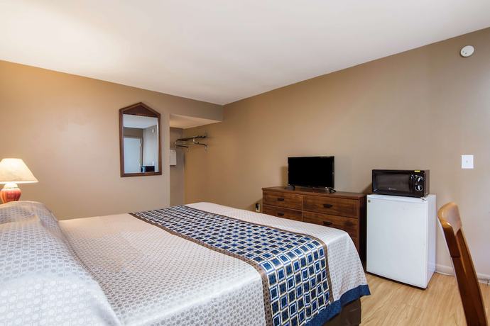 Imagen de la habitación del Hotel Knights Inn Amsterdam. Foto 4