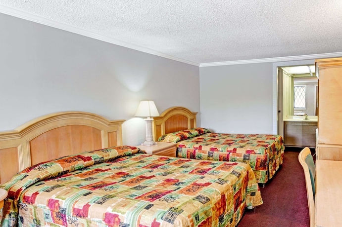 Imagen de la habitación del Hotel Knights Inn Austell. Foto 2