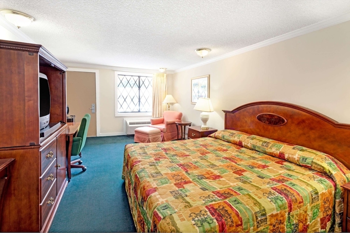 Imagen de la habitación del Hotel Knights Inn Austell. Foto 8