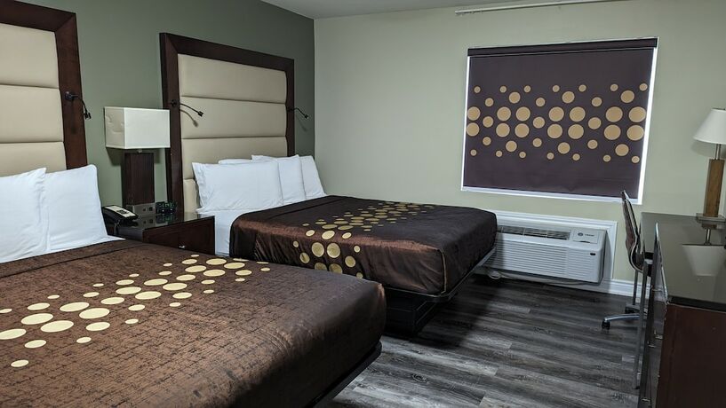 Imagen general del Hotel Knights Inn Bracebridge. Foto 8