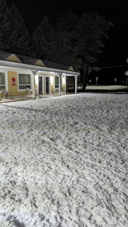 Imagen general del Hotel Knights Inn Bracebridge. Foto 13