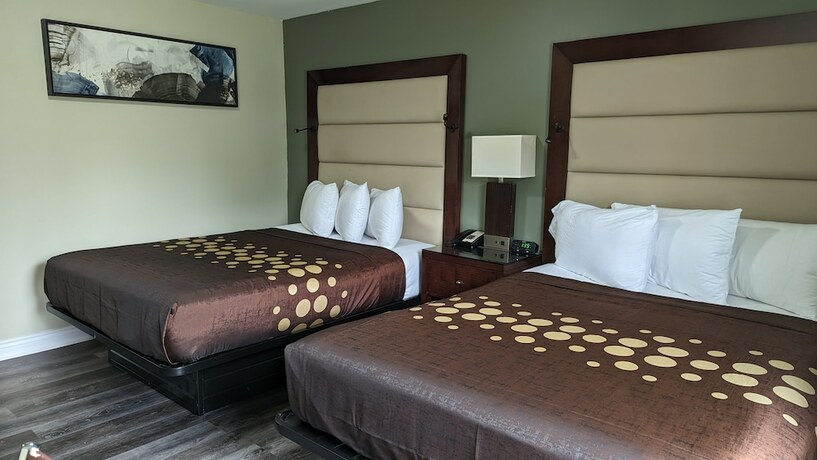 Imagen de la habitación del Hotel Knights Inn Bracebridge. Foto 17