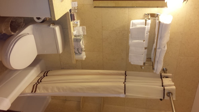 Imagen de la habitación del Hotel Knights Inn Brooklyn Sunset Park. Foto 14