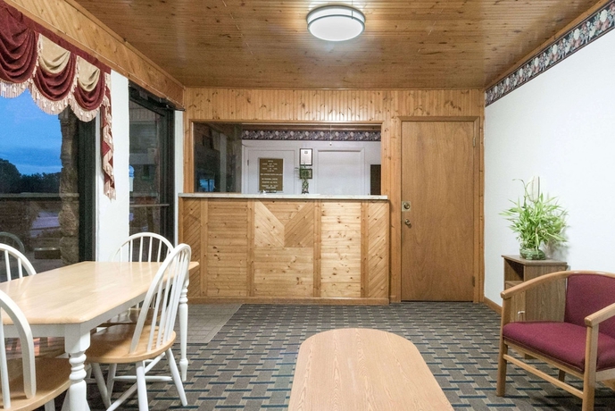 Imagen de los interiores del Hotel Knights Inn Brownwood. Foto 16