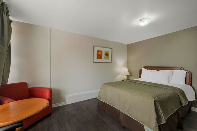 Imagen de la habitación del Hotel Knights Inn Burlington, ON. Foto 14