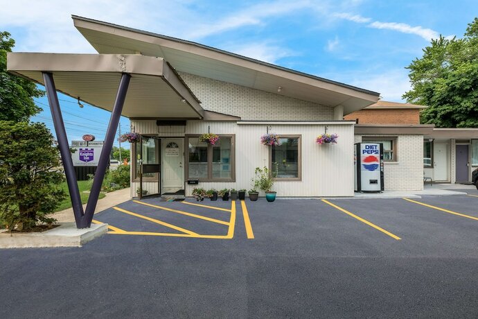 Imagen general del Hotel Knights Inn Burlington, ON. Foto 4