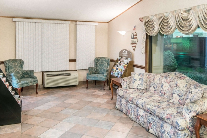 Imagen de los interiores del Hotel Knights Inn Canton, Canton Area. Foto 13