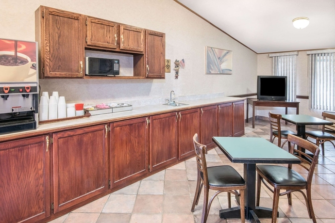 Imagen de los interiores del Hotel Knights Inn Canton, Canton Area. Foto 16