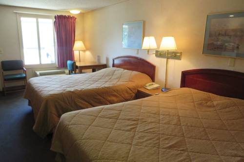 Imagen de la habitación del Hotel Knights Inn Canton, North Canton. Foto 4
