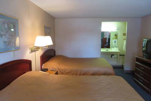 Imagen de la habitación del Hotel Knights Inn Canton, North Canton. Foto 11