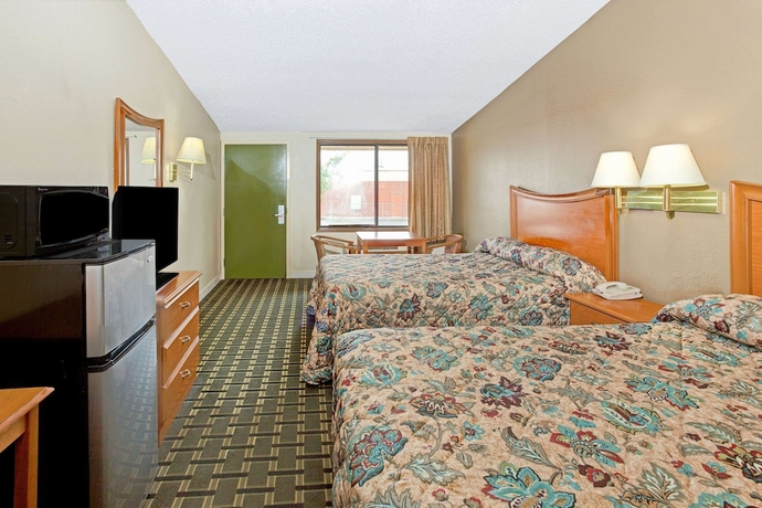 Imagen de la habitación del Hotel Knights Inn Cartersville. Foto 11