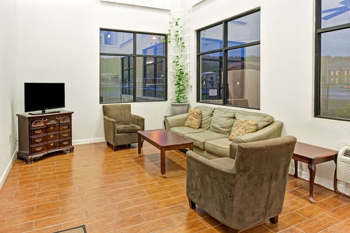 Imagen de los interiores del Hotel Knights Inn Cartersville. Foto 14