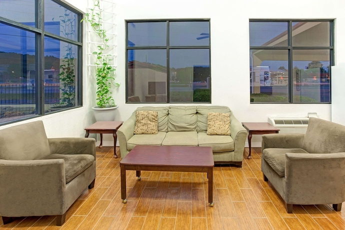 Imagen de los interiores del Hotel Knights Inn Cartersville. Foto 15