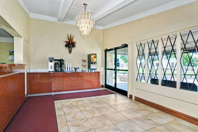 Imagen general del Hotel Knights Inn Charleston. Foto 3