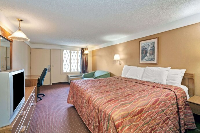 Imagen de la habitación del Hotel Knights Inn Charleston. Foto 8