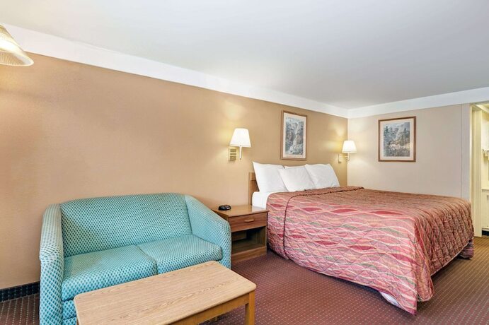 Imagen de la habitación del Hotel Knights Inn Charleston. Foto 10