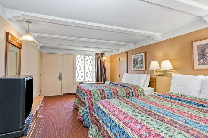 Imagen de la habitación del Hotel Knights Inn Charleston. Foto 11