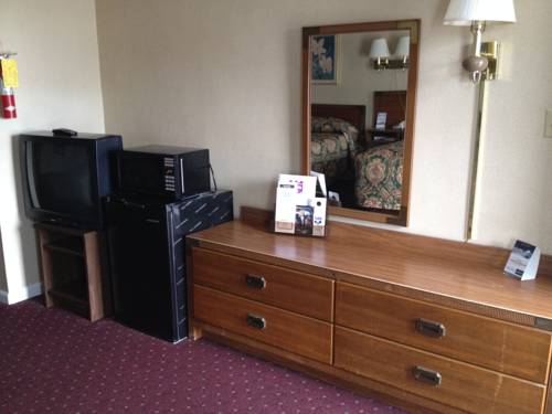 Imagen de la habitación del Hotel Knights Inn - Cleveland. Foto 4