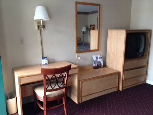 Imagen de la habitación del Hotel Knights Inn - Cleveland. Foto 7