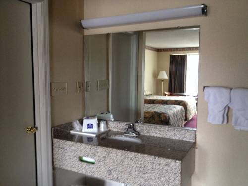 Imagen de la habitación del Hotel Knights Inn - Cleveland. Foto 14
