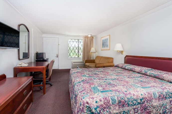 Imagen de la habitación del Hotel Knights Inn Columbia. Foto 6