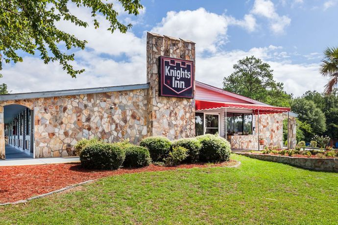 Imagen de los exteriores del Hotel Knights Inn Columbia. Foto 11