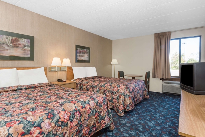Imagen de la habitación del Hotel Knights Inn Dayton at Poe Ave. Foto 6