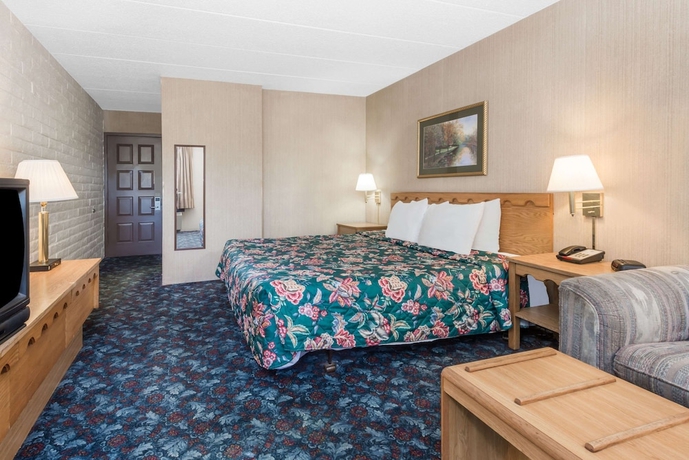 Imagen de la habitación del Hotel Knights Inn Dayton at Poe Ave. Foto 9