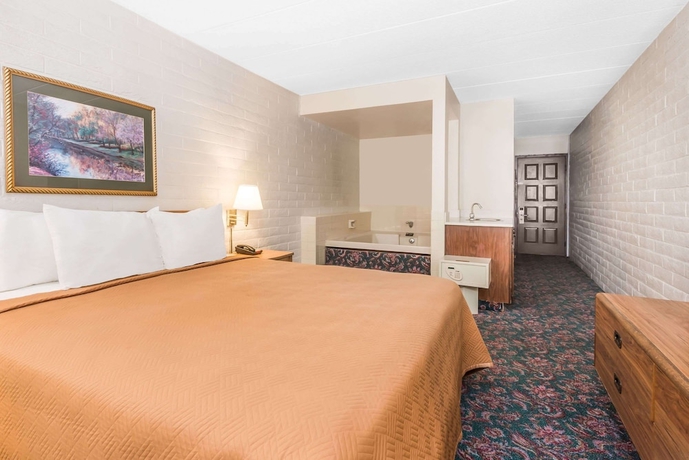 Imagen de la habitación del Hotel Knights Inn Dayton at Poe Ave. Foto 11
