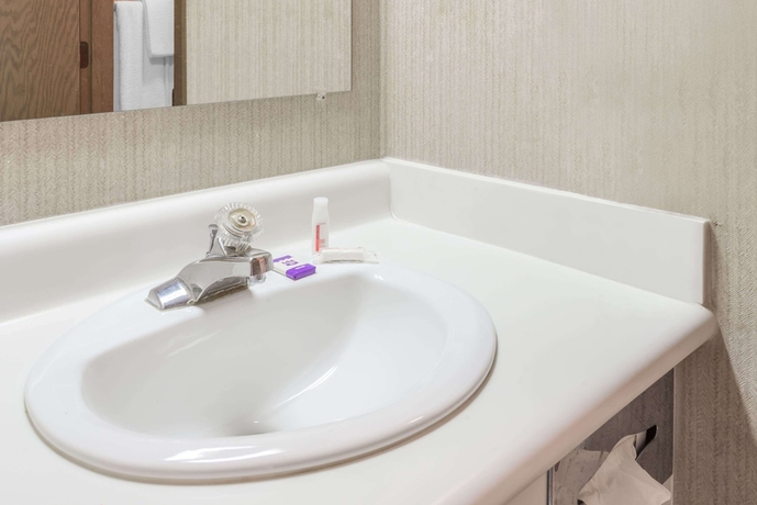 Imagen de la habitación del Hotel Knights Inn Dayton at Poe Ave. Foto 13