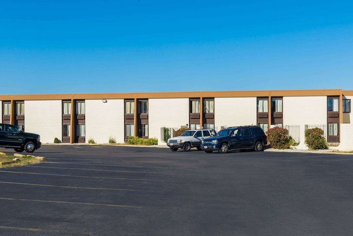 Imagen general del Hotel Knights Inn Dayton at Poe Ave. Foto 3