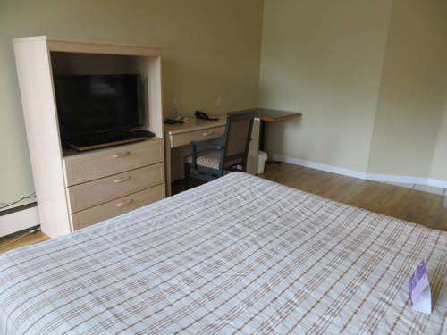 Imagen de la habitación del Hotel Knights Inn Edmonton. Foto 3