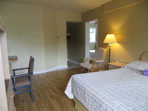 Imagen de la habitación del Hotel Knights Inn Edmonton. Foto 4
