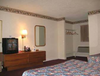 Imagen de la habitación del Hotel Knights Inn Emporia. Foto 7