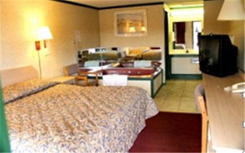 Imagen de la habitación del Hotel Knights Inn Farmington Hills. Foto 1