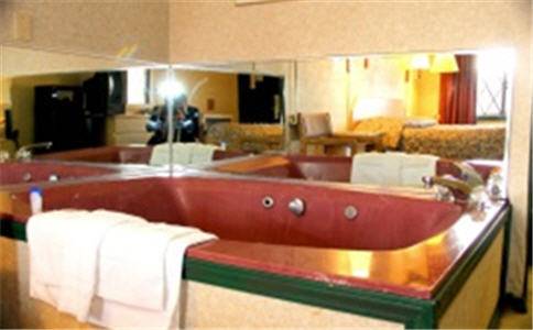 Imagen de la habitación del Hotel Knights Inn Farmington Hills. Foto 2