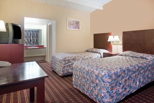 Imagen de la habitación del Hotel Knights Inn Fayetteville. Foto 10
