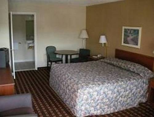 Imagen de la habitación del Hotel Knights Inn Fayetteville. Foto 16