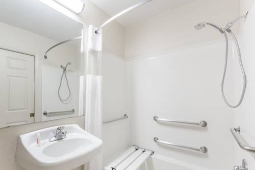 Imagen de la habitación del Hotel Knights Inn Franklin Ave Waco. Foto 3