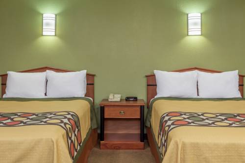 Imagen de la habitación del Hotel Knights Inn Franklin Ave Waco. Foto 10
