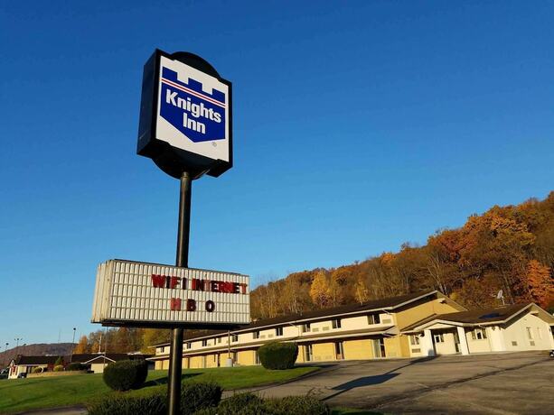 Imagen general del Hotel Knights Inn Franklin, PA. Foto 3