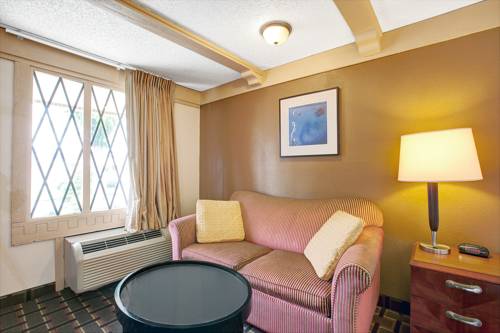 Imagen de la habitación del Hotel Knights Inn Greensburg. Foto 2