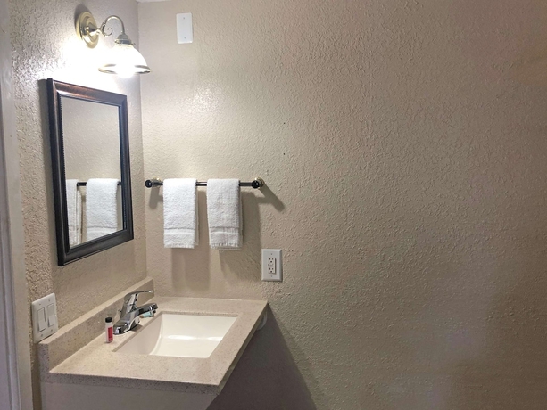 Imagen de la habitación del Hotel Knights Inn Harrisonville. Foto 3