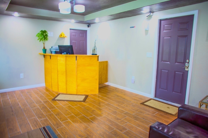Imagen de los interiores del Hotel Knights Inn Harrisonville. Foto 13